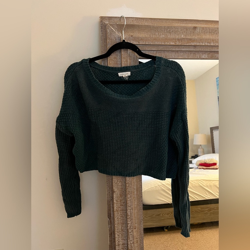 Green cropped sweater. Size Small.